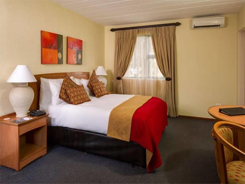 Protea Hotel By Marriott Polokwane Landmark Exterior foto